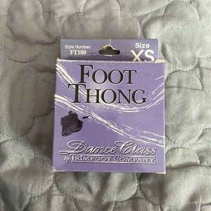 ❤️3/$25❤️ NWT Foot Thong dance wear